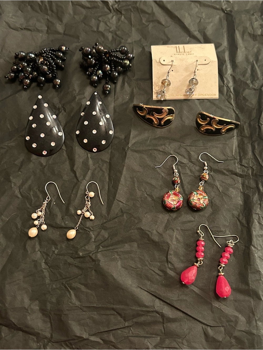 Assorted lot of earrings